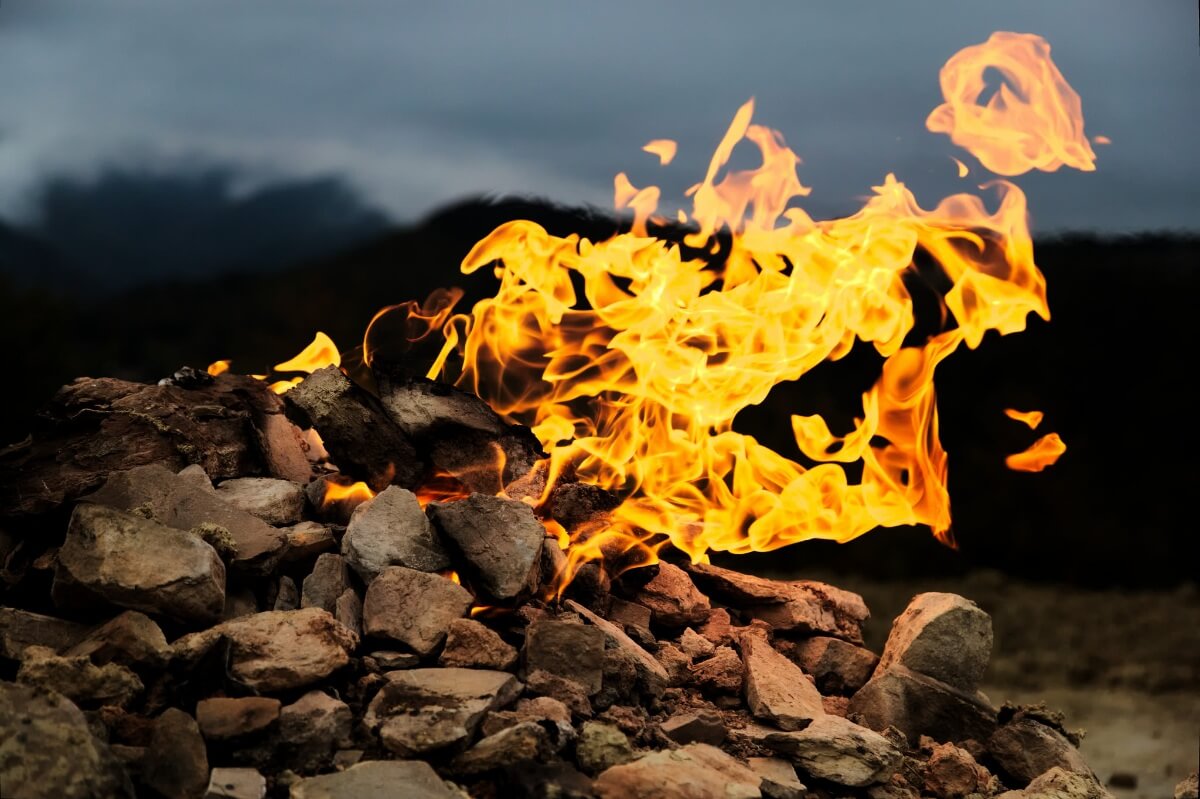 世界最“丢脸”的火山，喷发100年火焰仅1米，如今却被用来烧烤 